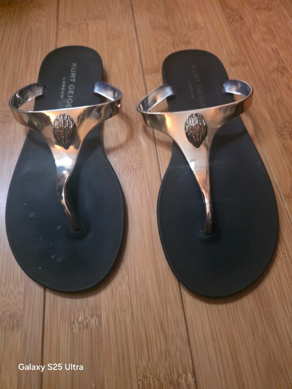 Kurt Geiger Gold Metallic Maddison Thong Sandal Crystal Pave’ Falcon Head 38.5 - Picture 2 of 5